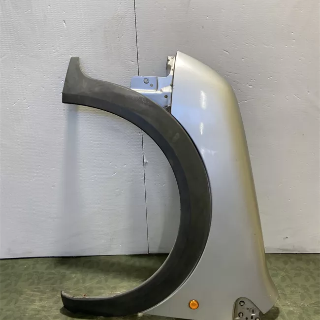 Parafango anteriore destro