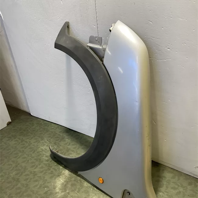 Parafango anteriore destro