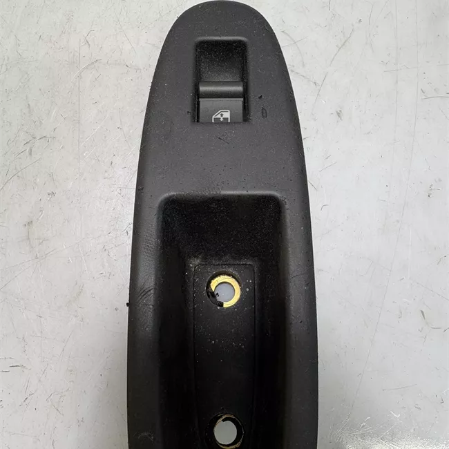 Interruttore alzacristalli porta posteriore sinistro