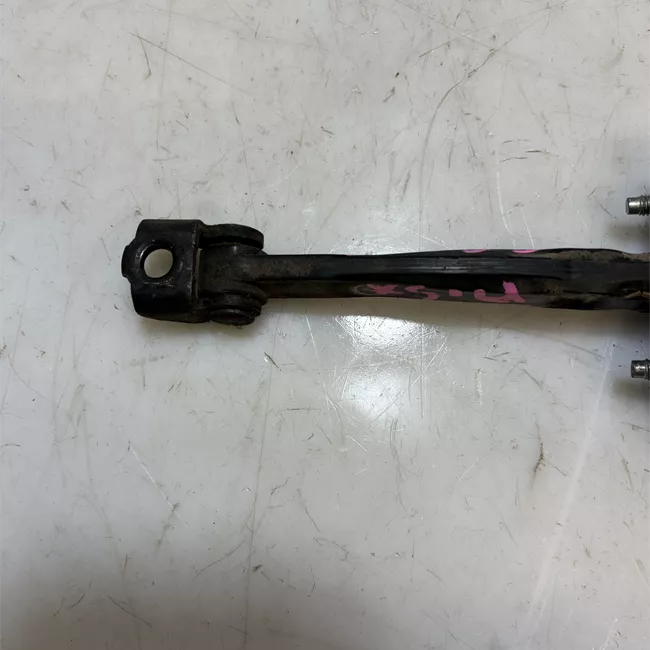 Fermo porta anteriore sinistro