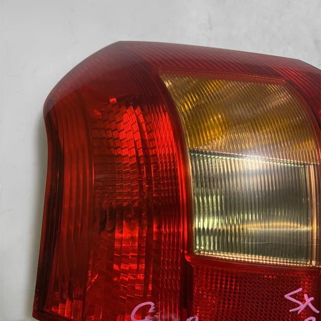 Fanale posteriore sinistro 05-04<