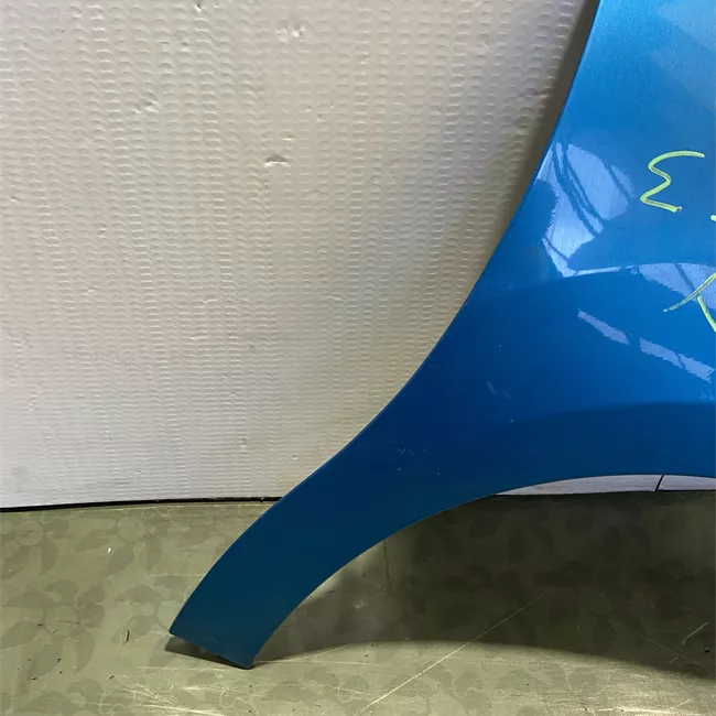 Parafango anteriore destro