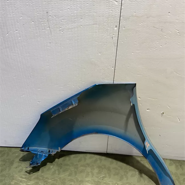 Parafango anteriore destro