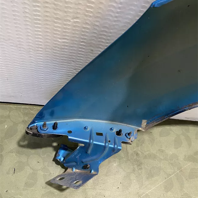 Parafango anteriore destro