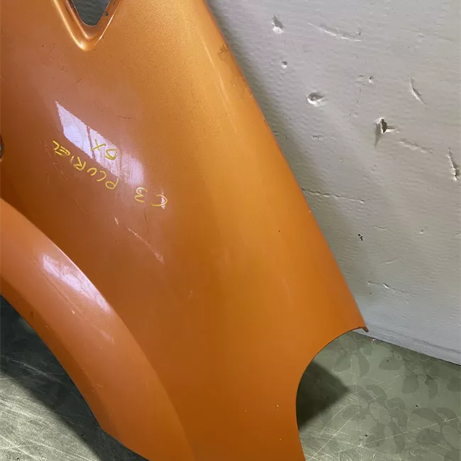 Parafango anteriore destro