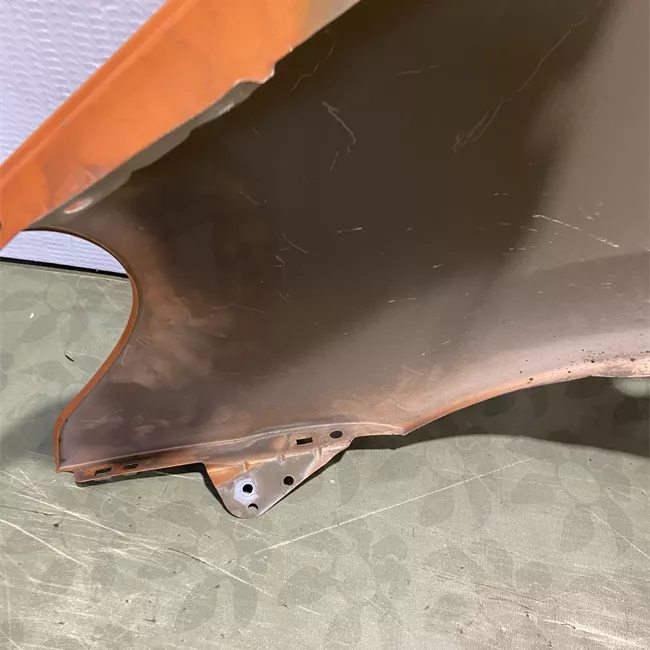 Parafango anteriore destro