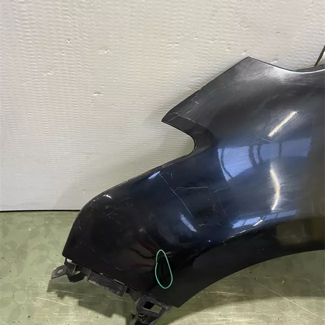 Parafango anteriore destro