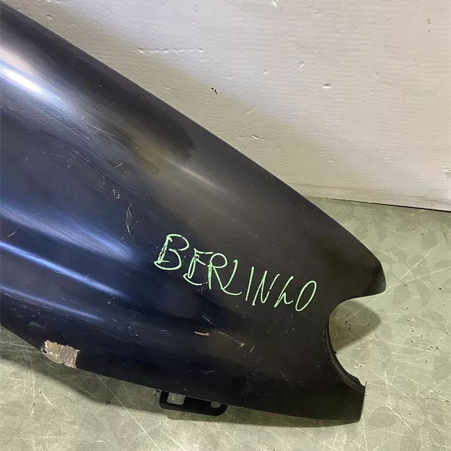 Parafango anteriore destro con protezioni laterale verniciati