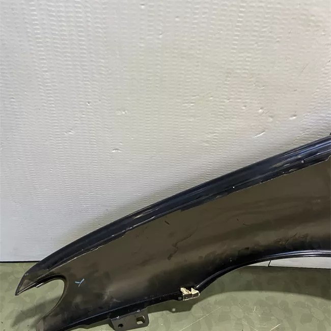 Parafango anteriore destro con protezioni laterale verniciati