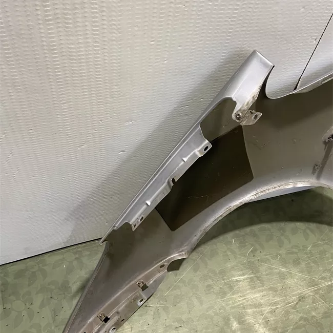 Parafango anteriore destro