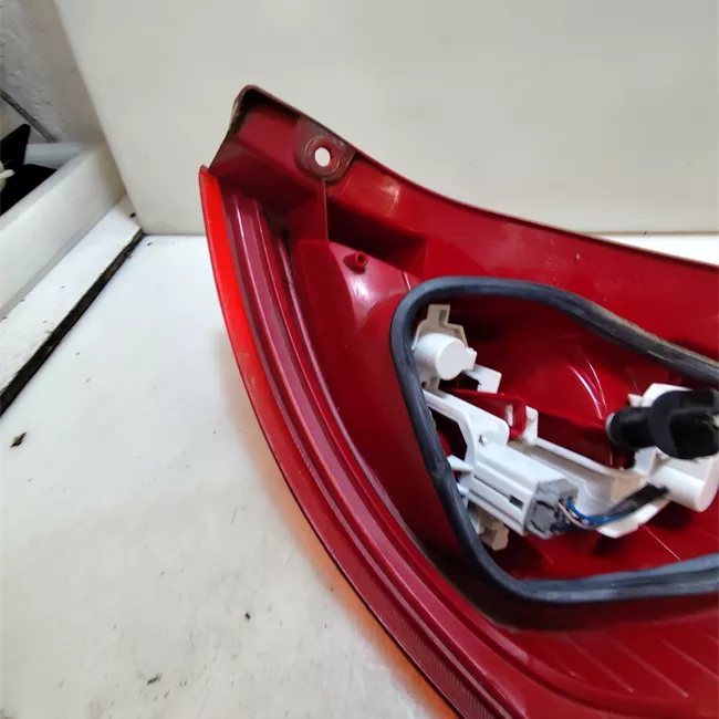 Fanale posteriore sinistro