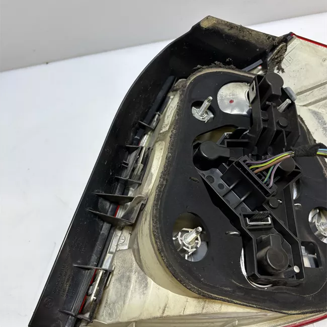 Fanale posteriore sinistro