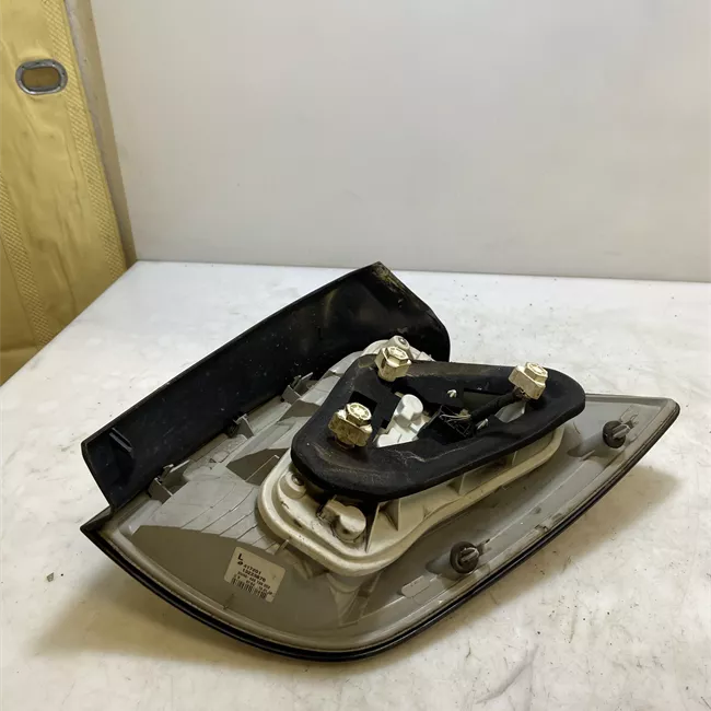 Fanale posteriore sinistro HELLA