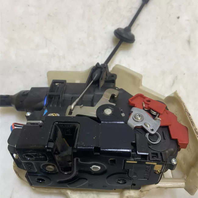 Serratura porta anteriore destra