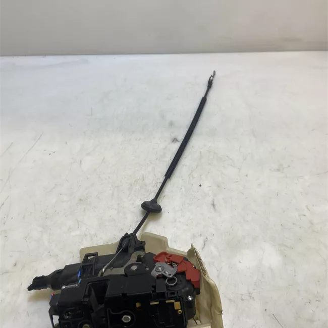 Serratura porta anteriore destra