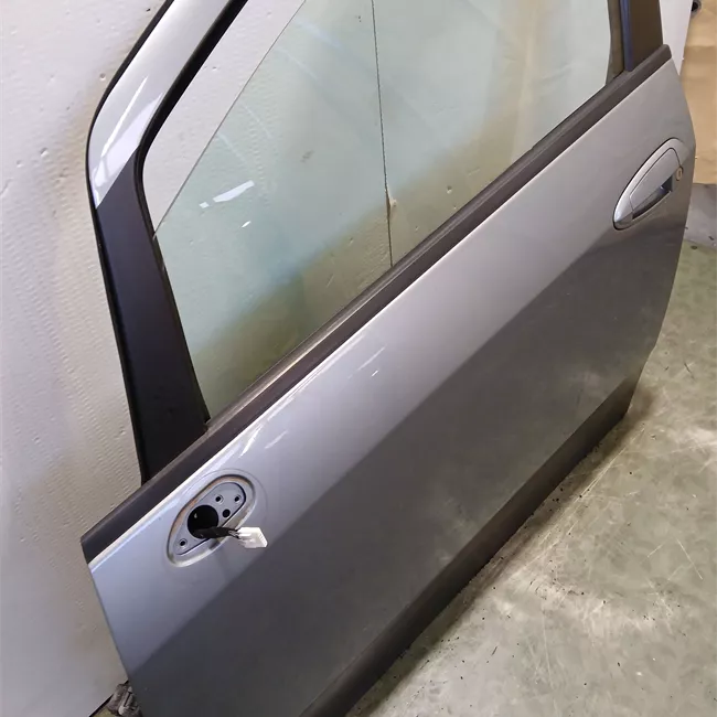 Porta anteriore sinistra