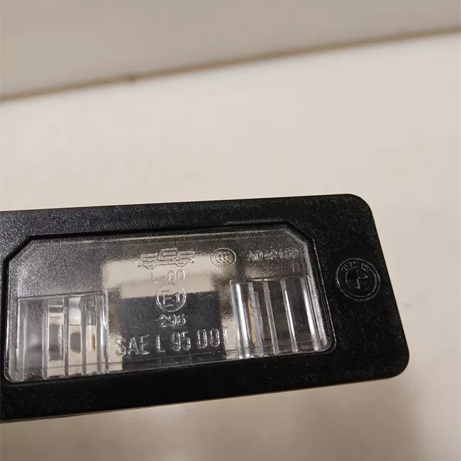 Fanalino targa destro