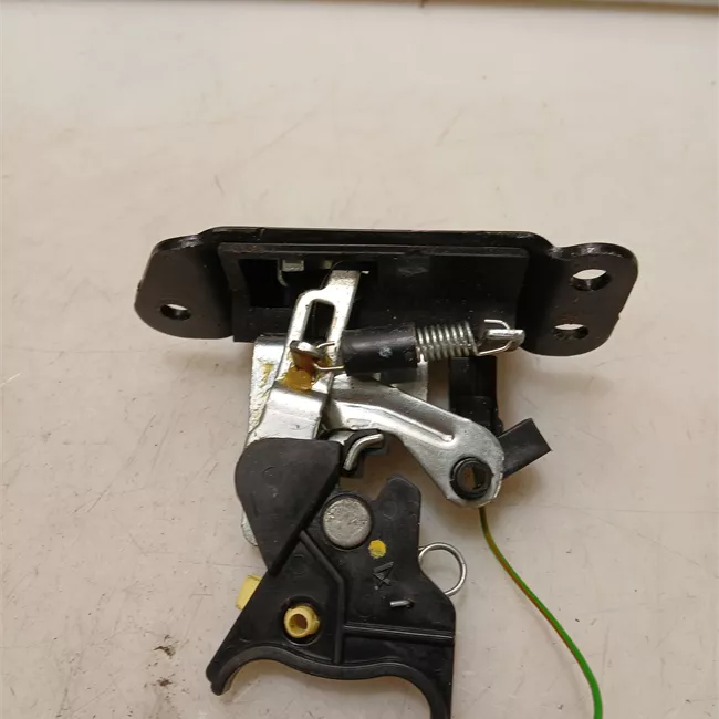 Serratura portello posteriore con chiusura centraliz