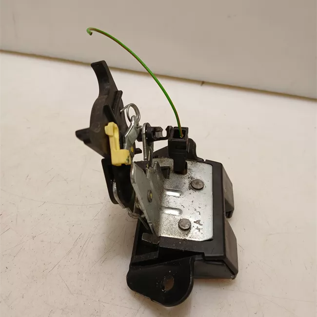 Serratura portello posteriore con chiusura centraliz