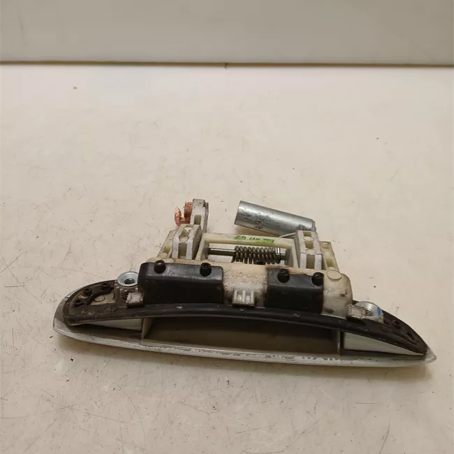 Maniglia porta posteriore sinistra primer