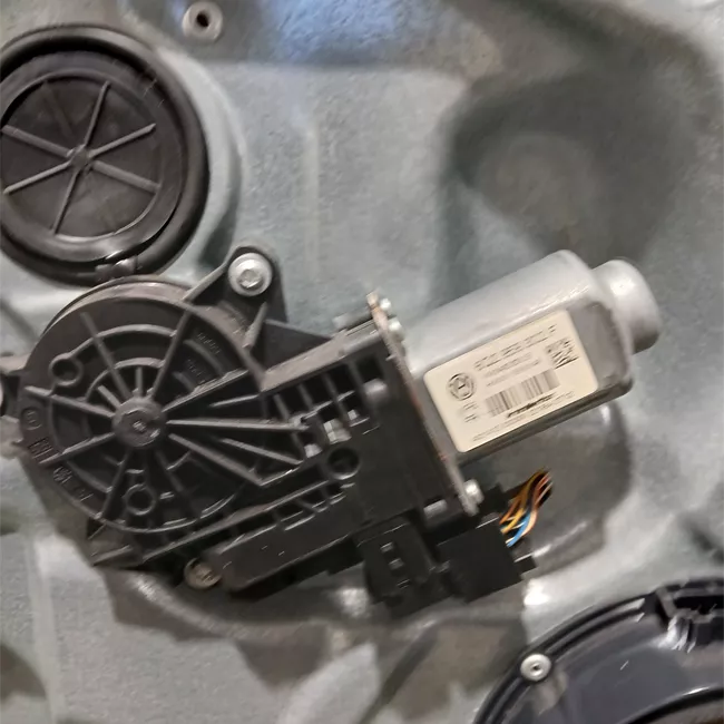 Alzacristallo elettrico porta anteriore sinistro