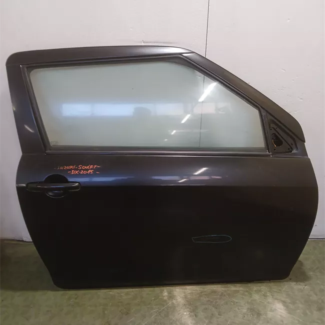 Porta anteriore destra