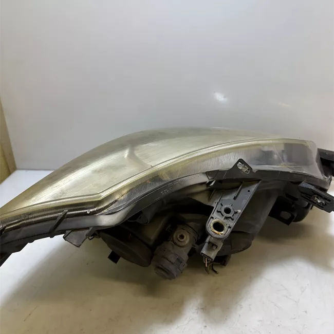 Proiettore sinistro Xeno 03-06<