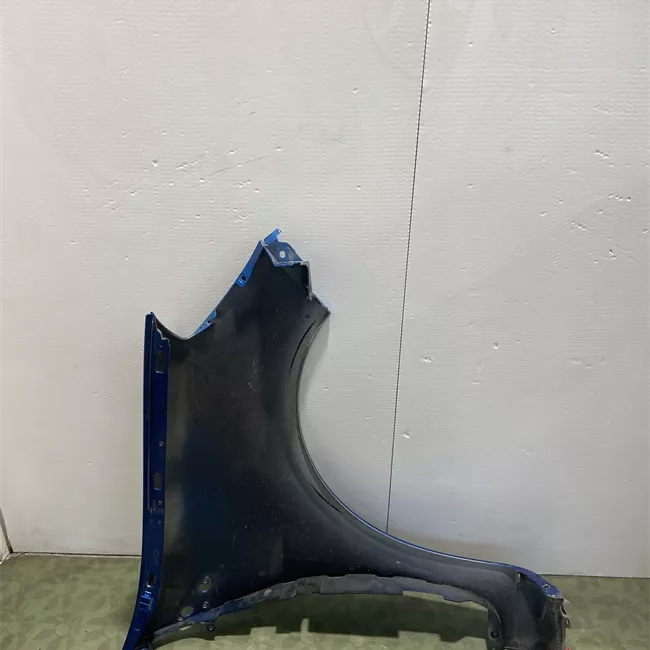 Parafango anteriore sinistro cerchi 15