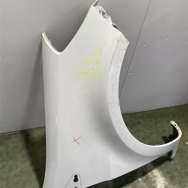 Parafango anteriore destro cerchi 15