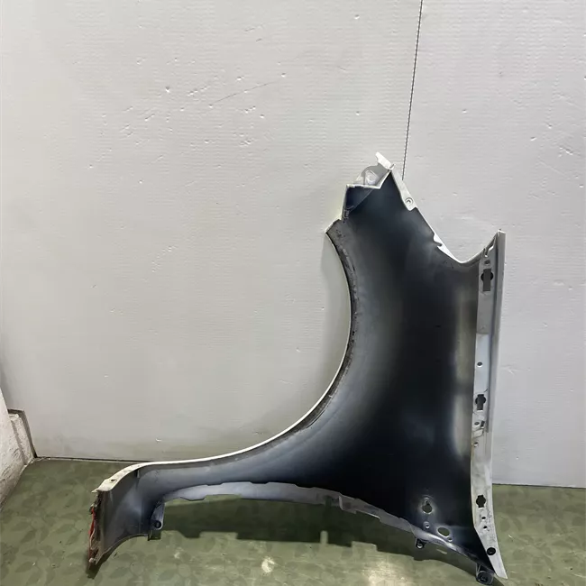 Parafango anteriore destro cerchi 15