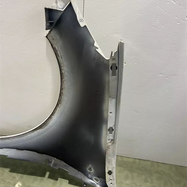 Parafango anteriore destro cerchi 15