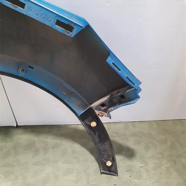 Parafango anteriore sinistro