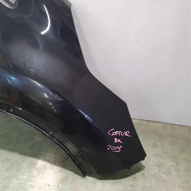 Parafango anteriore destro