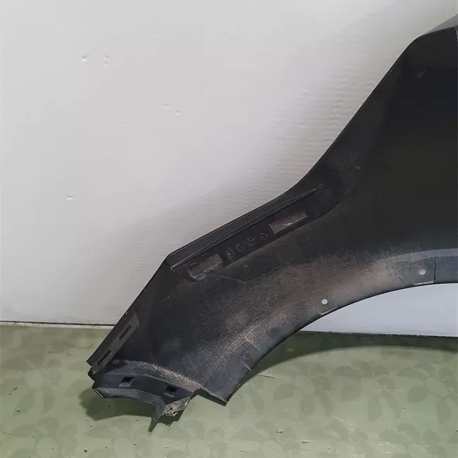 Parafango anteriore destro