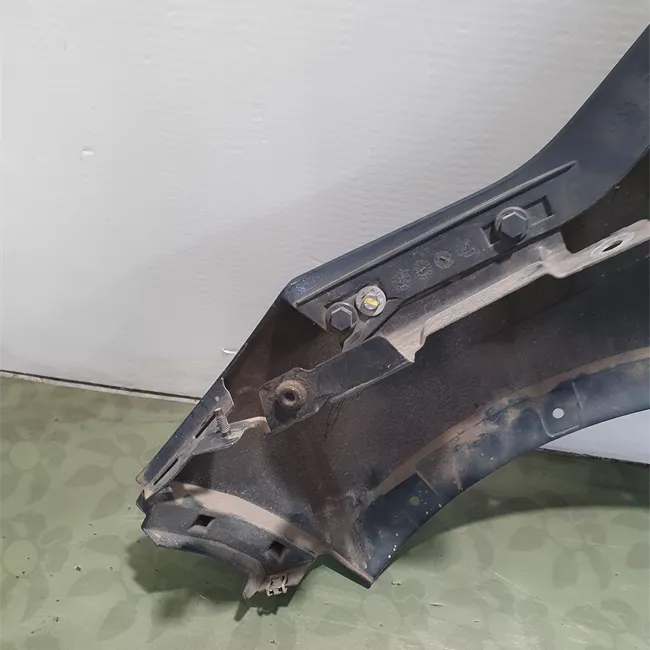 Parafango anteriore destro