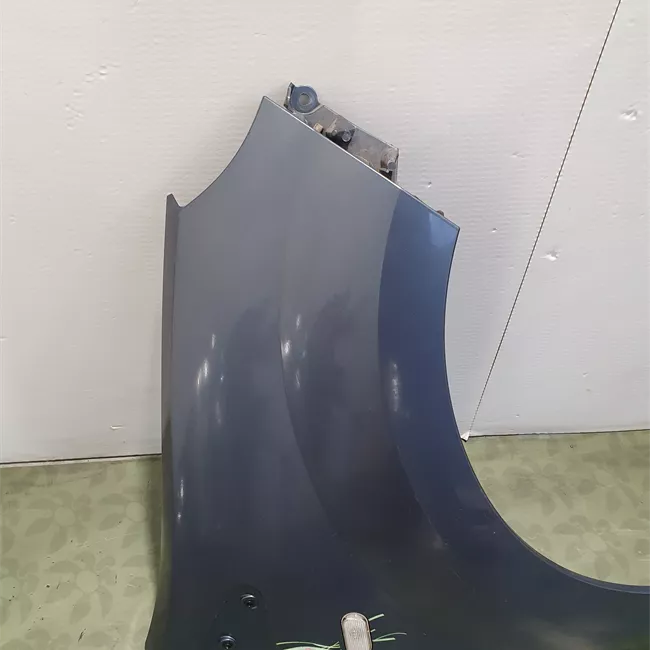 Parafango anteriore destro