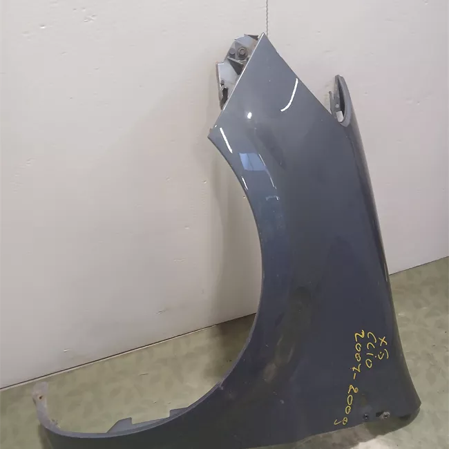 Parafango anteriore sinistro cerchi 15