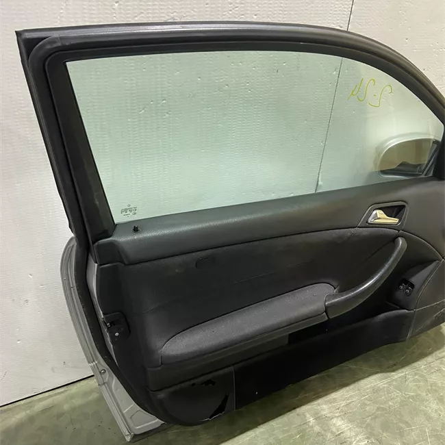 Porta anteriore sinistra