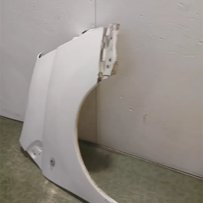 Parafango anteriore destro