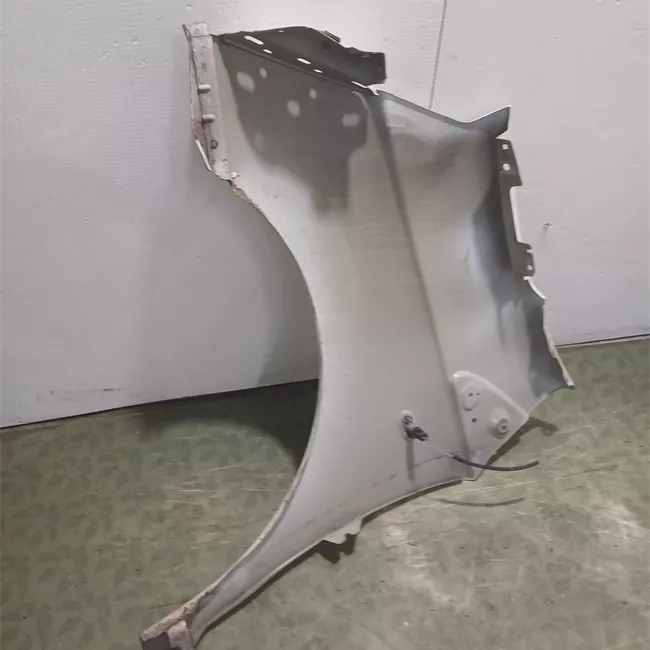 Parafango anteriore destro