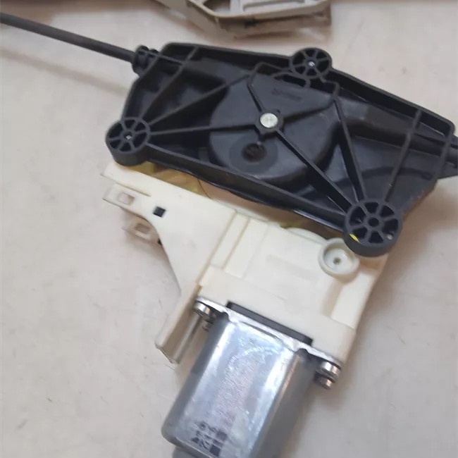 Alzacristallo elettrico porta posteriore sinistro