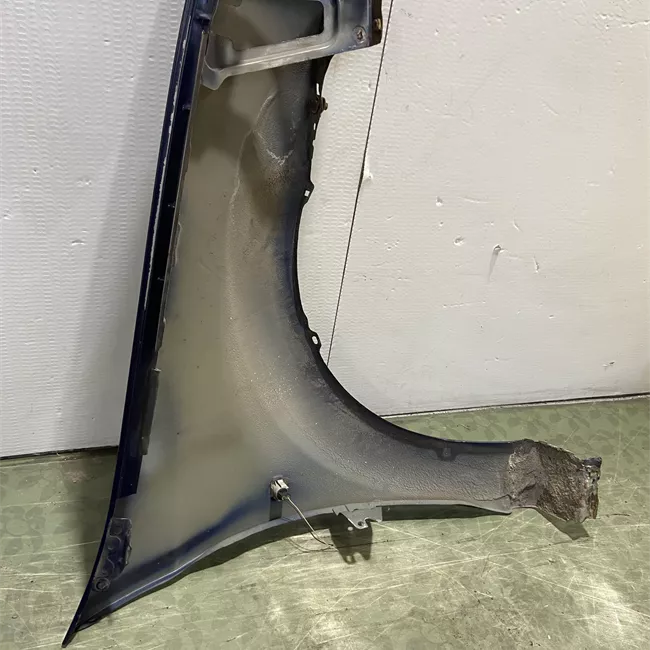 Parafango anteriore sinistro a699913