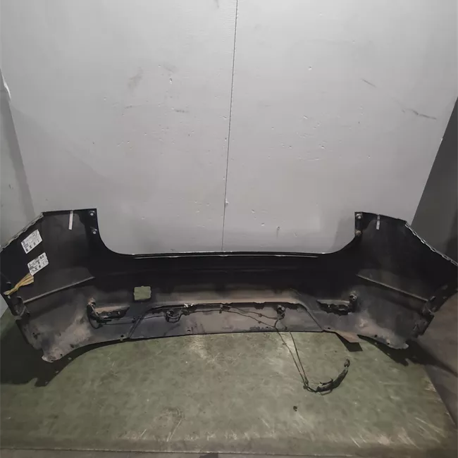 Paraurti posteriore grigio