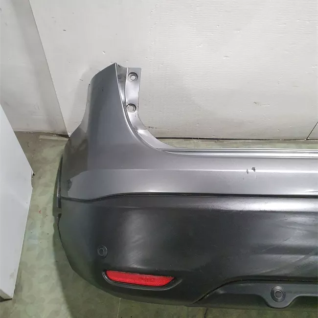 Paraurti posteriore grigio