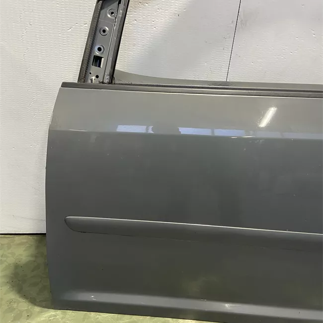 Porta anteriore sinistra