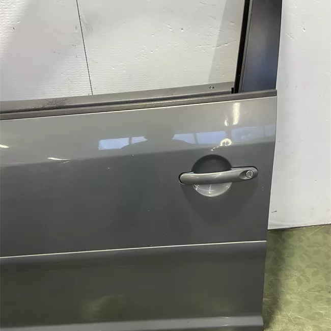 Porta anteriore sinistra