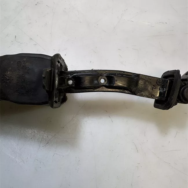 Fermo porta anteriore destro