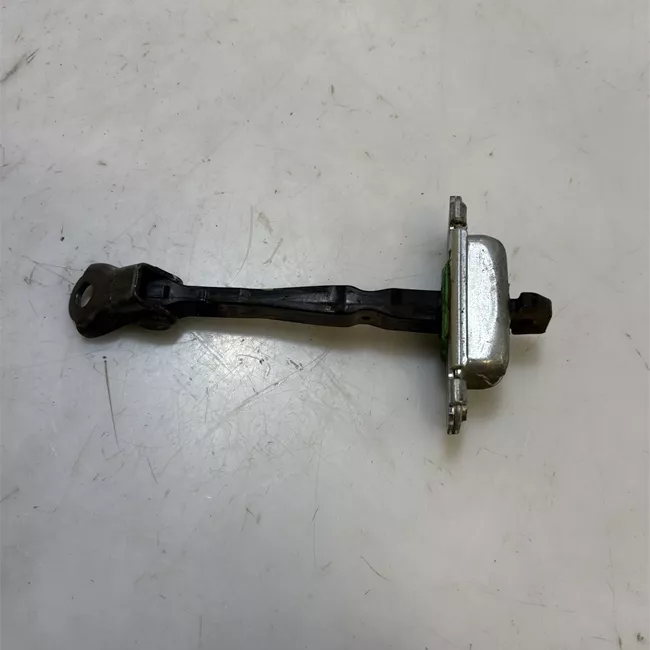 Fermo porta anteriore destro