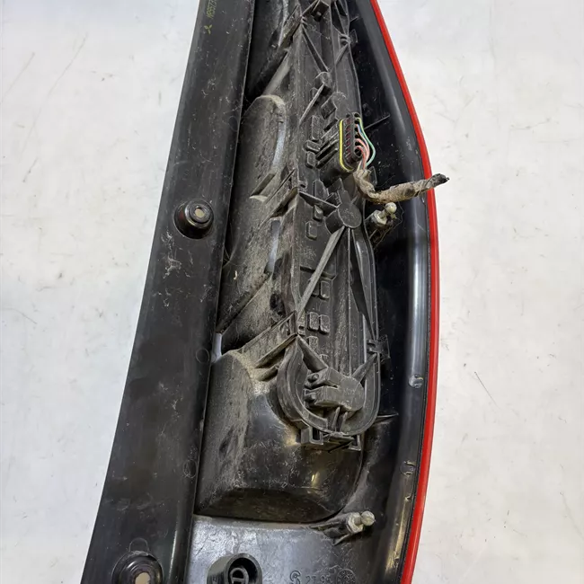 Fanale posteriore sinistro 01-02-06<