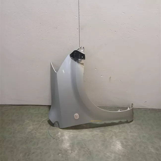 Parafango anteriore destro